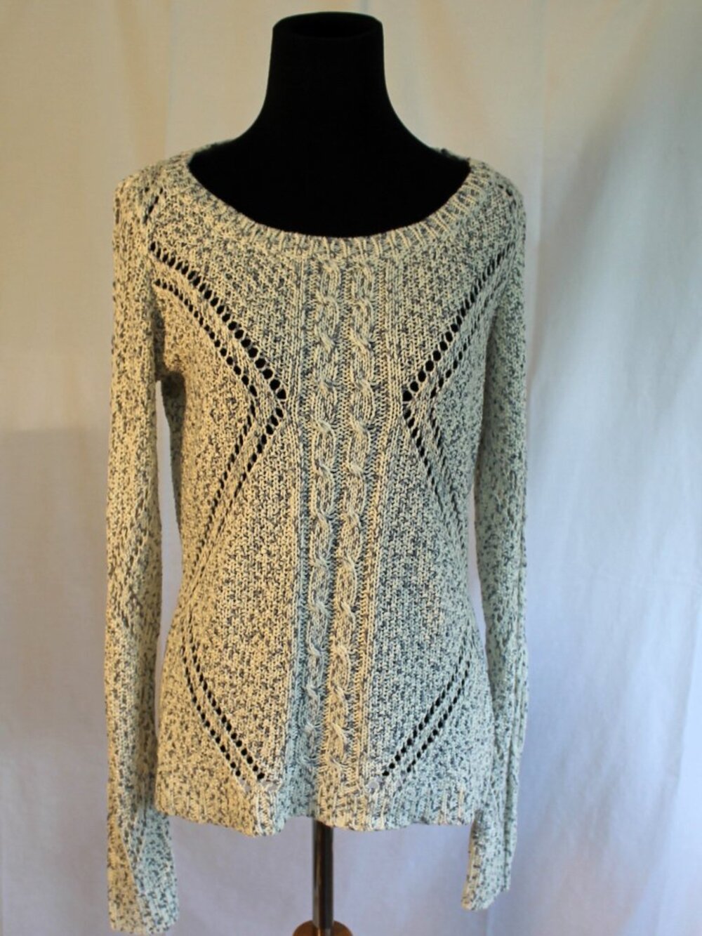Venus Fitted Sweater Off-White & Blue, Small